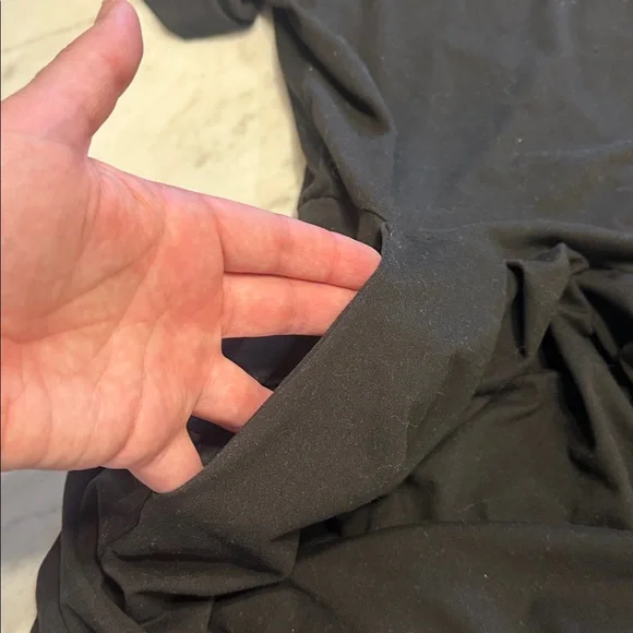 Classic Black Short-Sleeve Fit & Flare Dress with pockets size XS - Picture 5 of 7